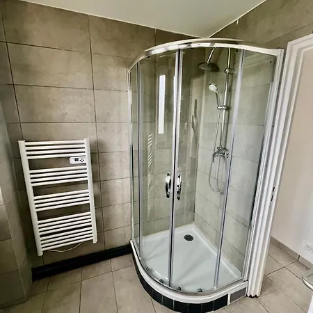 Le Canoe - Disney- Cdg - Paris *